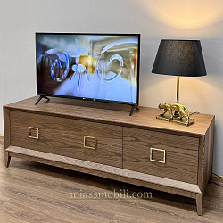 Тумба для радиоаппаратуры