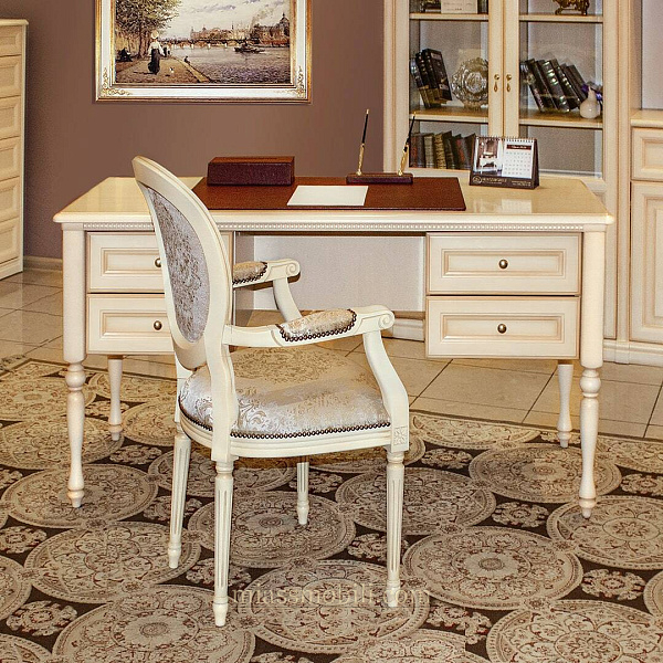 Стол письменный бестумбовый