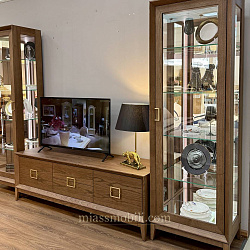 Тумба для радиоаппаратуры